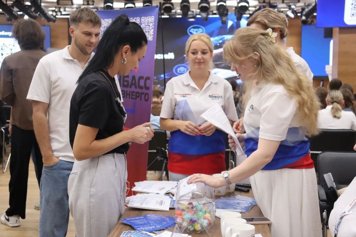 БУДУЩЕЕ НАЧИНАЕТСЯ СЕГОДНЯ: «ДОНБАССТЕПЛОЭНЕРГО» ВСТРЕТИЛОСЬ СО СТУДЕНТАМИ НА ЯРМАРКЕ ВАКАНСИЙ БУДУЩЕЕ НАЧИНАЕТСЯ СЕГОДНЯ: «ДОНБАССТЕПЛОЭНЕРГО» ВСТРЕТИЛОСЬ СО СТУДЕНТАМИ НА ЯРМАРКЕ ВАКАНСИЙ