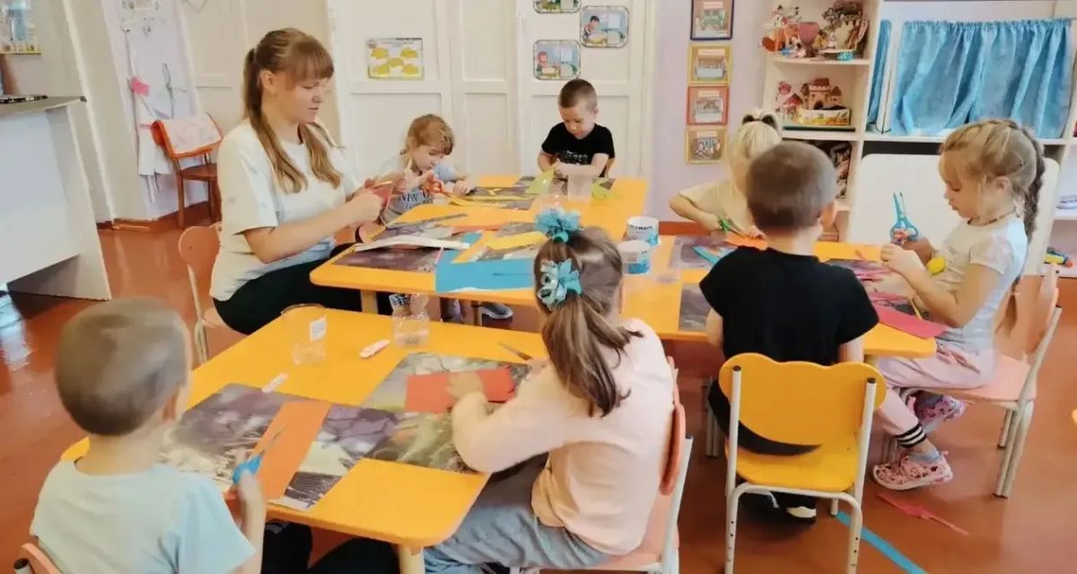 Наталья Бегуненко: В рамках федерального партийного проекта «Зеленая экономика» в Петровском районе в «Детском саду № 74» прошли занятия по декоративно-прикладному искусству на тему «Вторая жизнь старым вещам» Наталья Бегуненко: В рамках федерального партийного проекта «Зеленая экономика» в Петровском районе в «Детском саду № 74» прошли занятия по декоративно-прикладному искусству на тему «Вторая жизнь старым вещам»