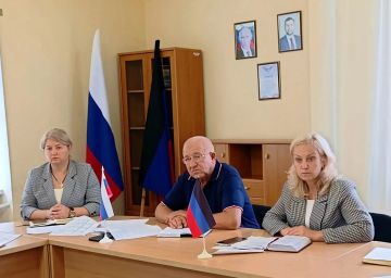 Наталья Бегуненко: Руководитель Управы Петровского внутригородского района Администрации городского округа Донецк Наталья Ивановна Бегуненко провела рабочее совещание по вопросам подготовки социальных объектов и...