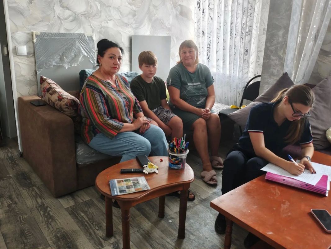 В Шахтерском округе провели акцию «Помоги пойти учиться» В Шахтерском округе провели акцию «Помоги пойти учиться»