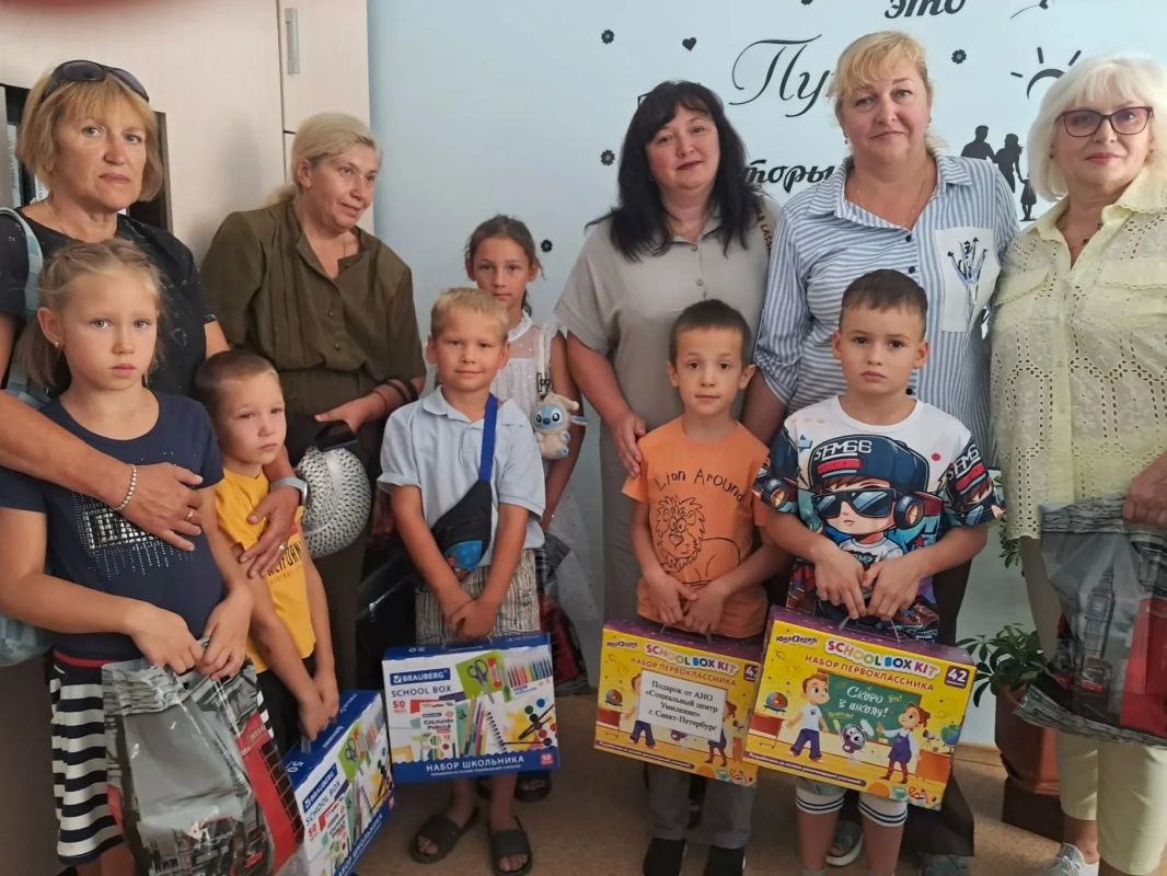 В Шахтерском округе провели акцию «Помоги пойти учиться» В Шахтерском округе провели акцию «Помоги пойти учиться»