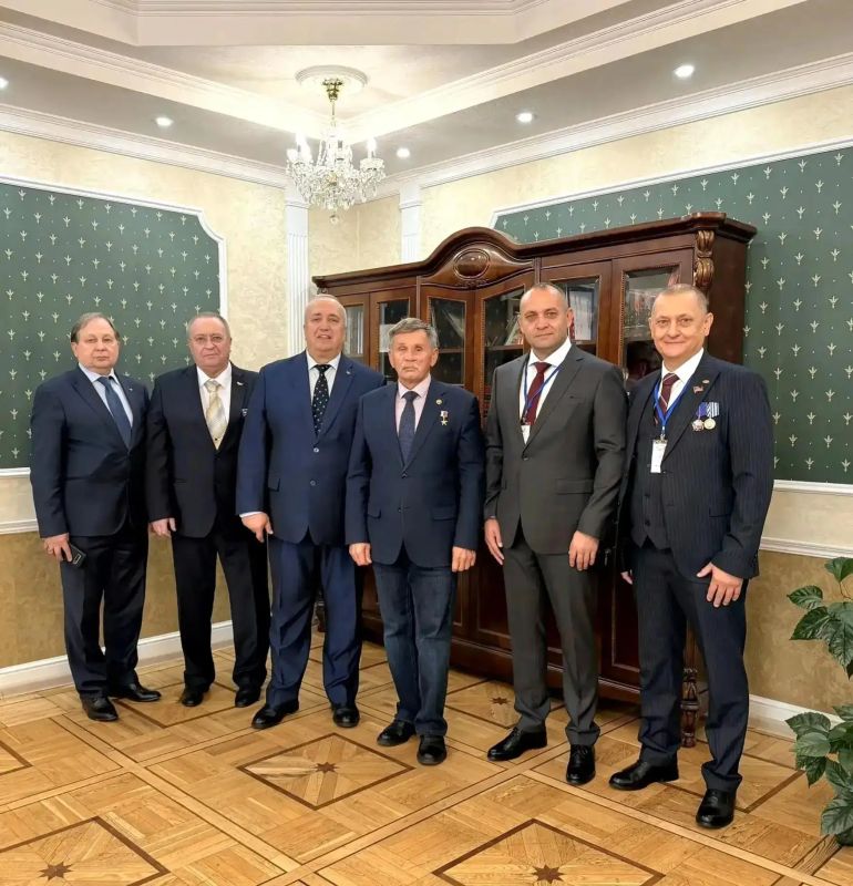Забота о ветеранах и память о павших: председатель Комитета Народного Совета по поддержке участников СВО Дмитрий Огилец принял участие в ряде патриотических мероприятий