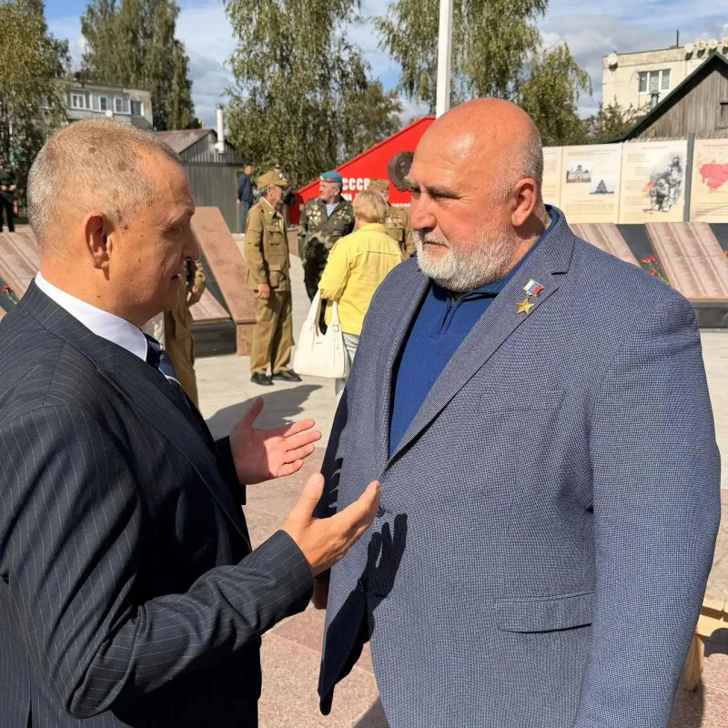 Забота о ветеранах и память о павших: председатель Комитета Народного Совета по поддержке участников СВО Дмитрий Огилец принял участие в ряде патриотических мероприятий Забота о ветеранах и память о павших: председатель Комитета Народного Совета по поддержке участников СВО Дмитрий Огилец принял участие в ряде патриотических мероприятий