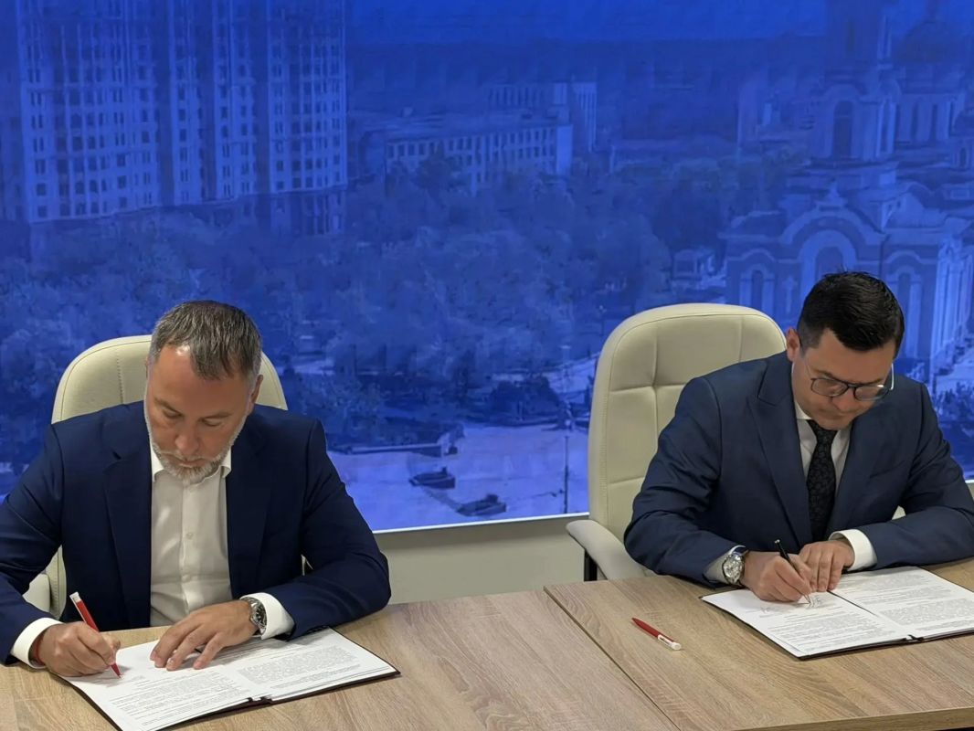 Ещё одно предприятие присоединяется к региональному проекту «Производительность труда»: сегодня соглашение о взаимодействии подписали «Регион — Предприятие» и ООО «Каранский карьер» Ещё одно предприятие присоединяется к региональному проекту «Производительность труда»: сегодня соглашение о взаимодействии подписали «Регион — Предприятие» и ООО «Каранский карьер»