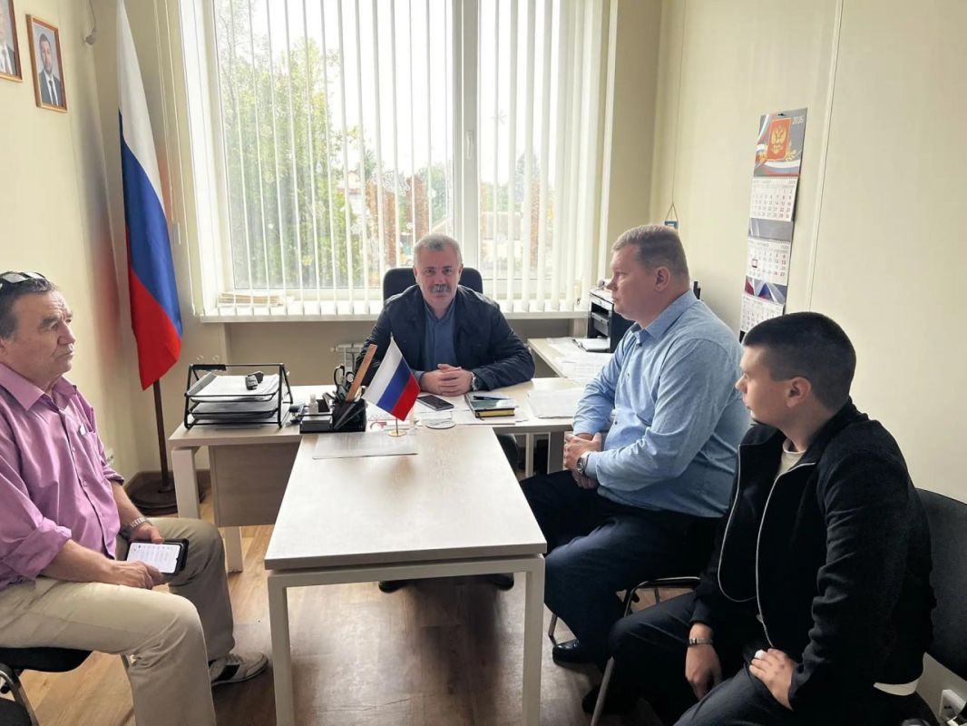 Провел рабочую встречу с сотрудниками управления ЖКХ администрации нашего округа