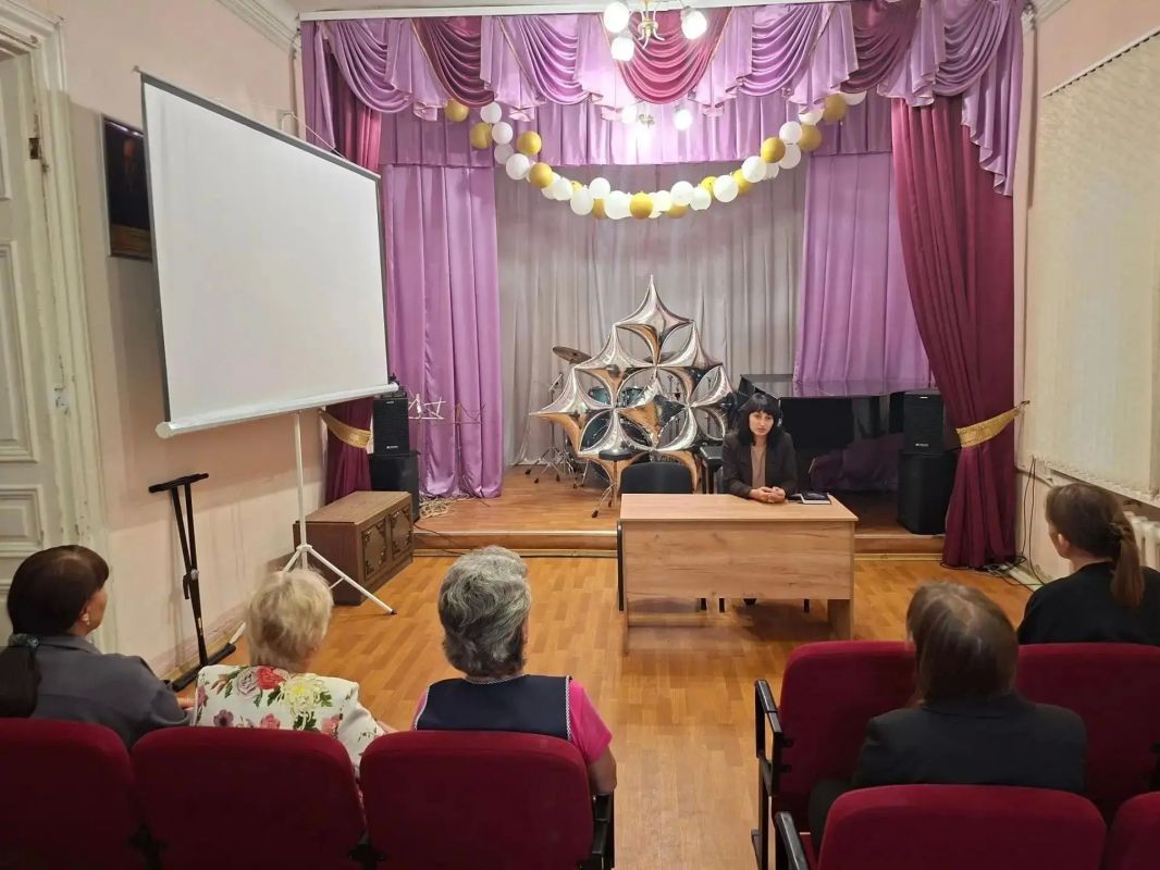 Поэзия, эмоции и любовь к родному слову — всё это было 10 сентября в Начальной школе № 5 Поэзия, эмоции и любовь к родному слову — всё это было 10 сентября в Начальной школе № 5