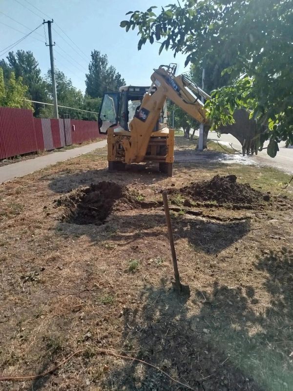 Сотрудники Тельмановского водоканала оперативно устранили неисправность на водопроводной сети по ул. Ленина в пгт Тельманово Сотрудники Тельмановского водоканала оперативно устранили неисправность на водопроводной сети по ул. Ленина в пгт Тельманово
