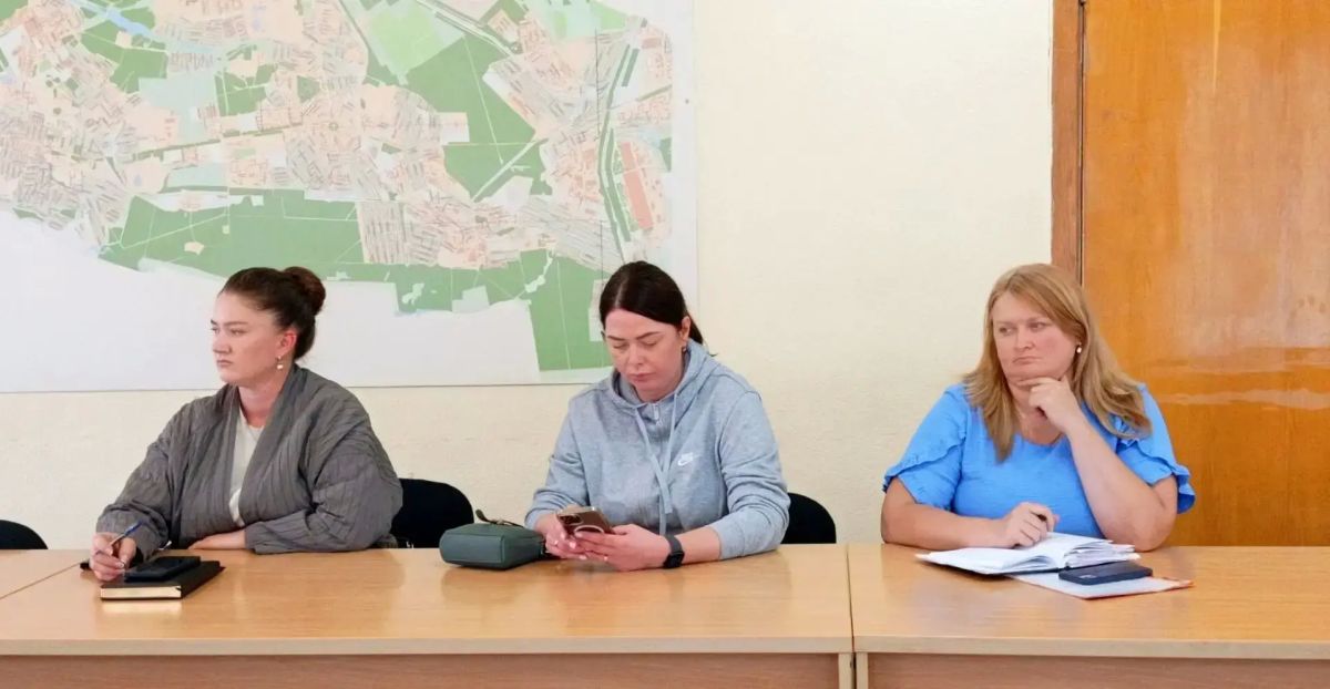 Наталья Бегуненко: Руководитель Управы Петровского внутригородского района Администрации городского округа Донецк Наталья Ивановна Бегуненко провела заседание Межведомственной комиссии по содействию в решении вопросов... Наталья Бегуненко: Руководитель Управы Петровского внутригородского района Администрации городского округа Донецк Наталья Ивановна Бегуненко провела заседание Межведомственной комиссии по содействию в решении вопросов...