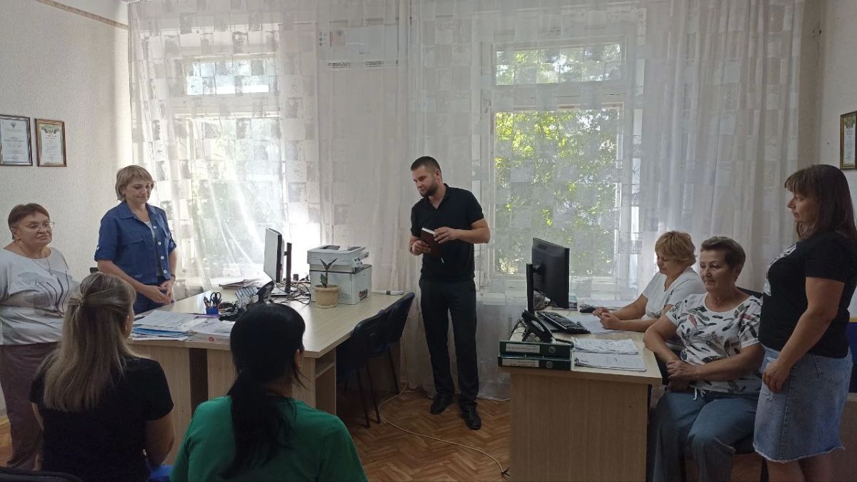 Состоялась рабочая встреча Председателя Тельмановского муниципального совета Дмитрия Липчанского с сотрудниками Управления федерального казначейства по Донецкой Народной Республике