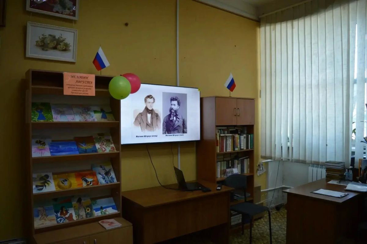 Пожилые жители Приморского района окунулись в магию вальса Пожилые жители Приморского района окунулись в магию вальса
