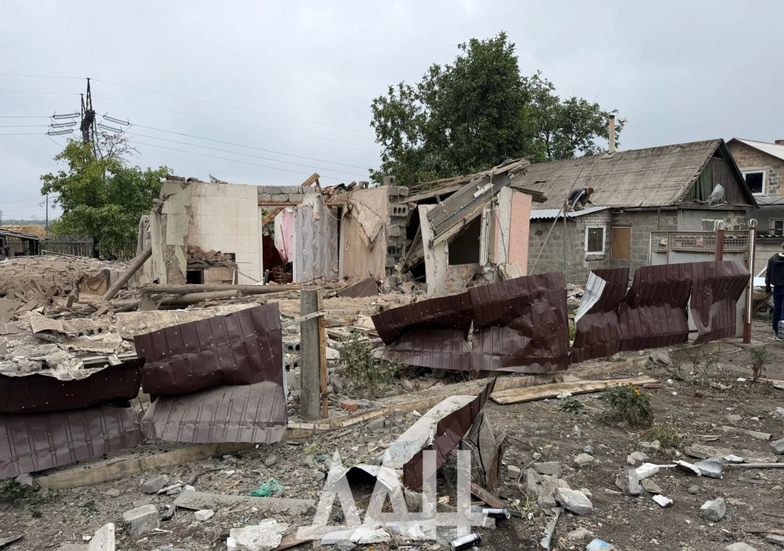 ВСУ ударили БПЛА по селу Золотаревка в ДНР, погиб человек ВСУ ударили БПЛА по селу Золотаревка в ДНР, погиб человек