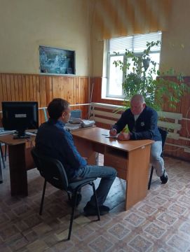 Личный приём граждан. Пащенко Александр Сергеевич, депутат Снежнянского городского совета фракции Всероссийской политической партии «Единая Россия», провёл личный приём граждан