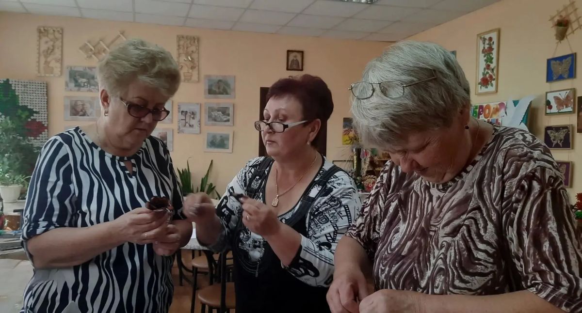 Наталья Бегуненко: В рамках федерального партийного проекта «Зеленая экономика» в Центре социального обслуживания населения Петровского района состоялся мастер-класс «Вторая жизнь ненужным вещам» под руководством мастера... Наталья Бегуненко: В рамках федерального партийного проекта «Зеленая экономика» в Центре социального обслуживания населения Петровского района состоялся мастер-класс «Вторая жизнь ненужным вещам» под руководством мастера...