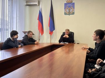 Сергей Юзвинкевич: Сегодня, 16 сентября, провел встречу с активистами 9–10 классов наших школ
