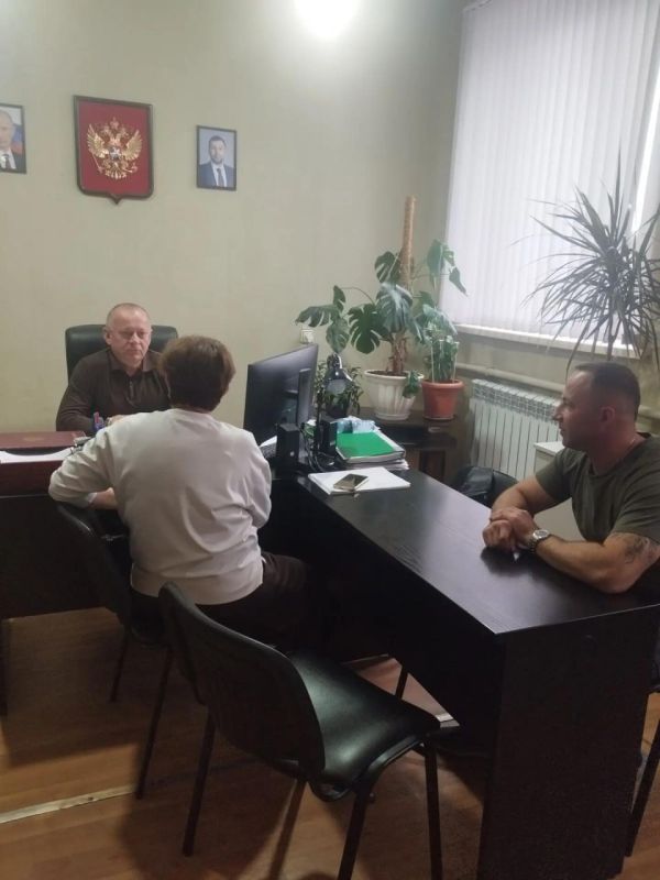Провел рабочую встречу с сотрудниками управления ЖКХ администрации нашего округа Провел рабочую встречу с сотрудниками управления ЖКХ администрации нашего округа