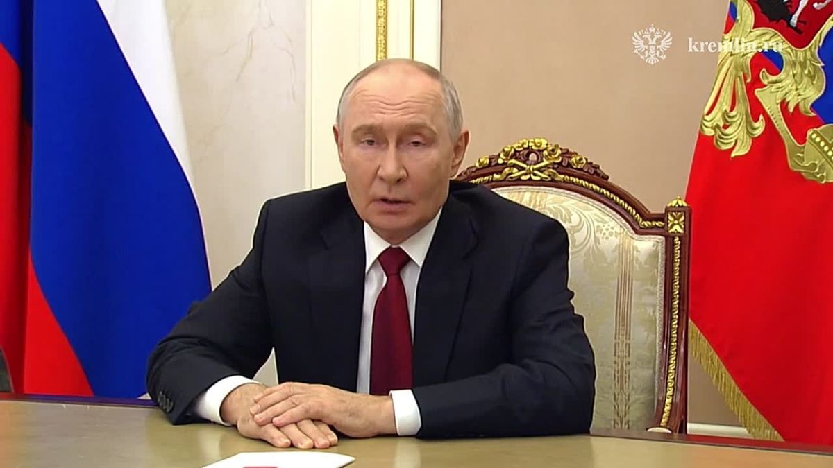 «Участие в выборах – это наш общий вклад в победу России»: Владимир Путин обратился к россиянам в преддверии выборов в Госдуму