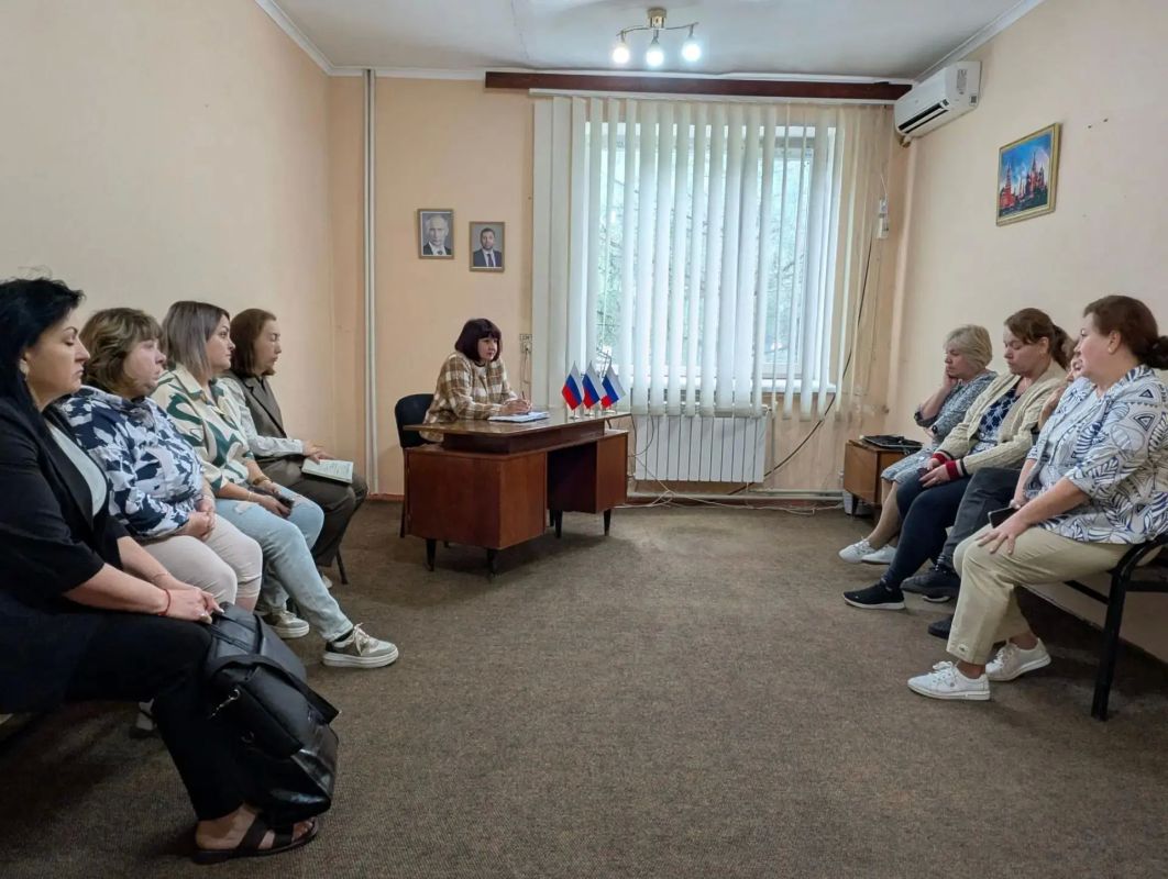 Сегодня заместитель главы Администрации Володарского муниципального округа Васильева О.Ф. провела встречу с жителями села Боевое