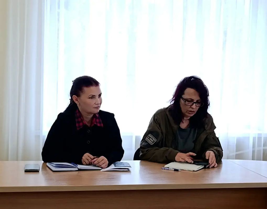 Наталья Бегуненко: Руководитель Управы Петровского внутригородского района Администрации городского округа Донецк Наталья Ивановна Бегуненко провела заседание Межведомственной комиссии по содействию в решении вопросов... Наталья Бегуненко: Руководитель Управы Петровского внутригородского района Администрации городского округа Донецк Наталья Ивановна Бегуненко провела заседание Межведомственной комиссии по содействию в решении вопросов...