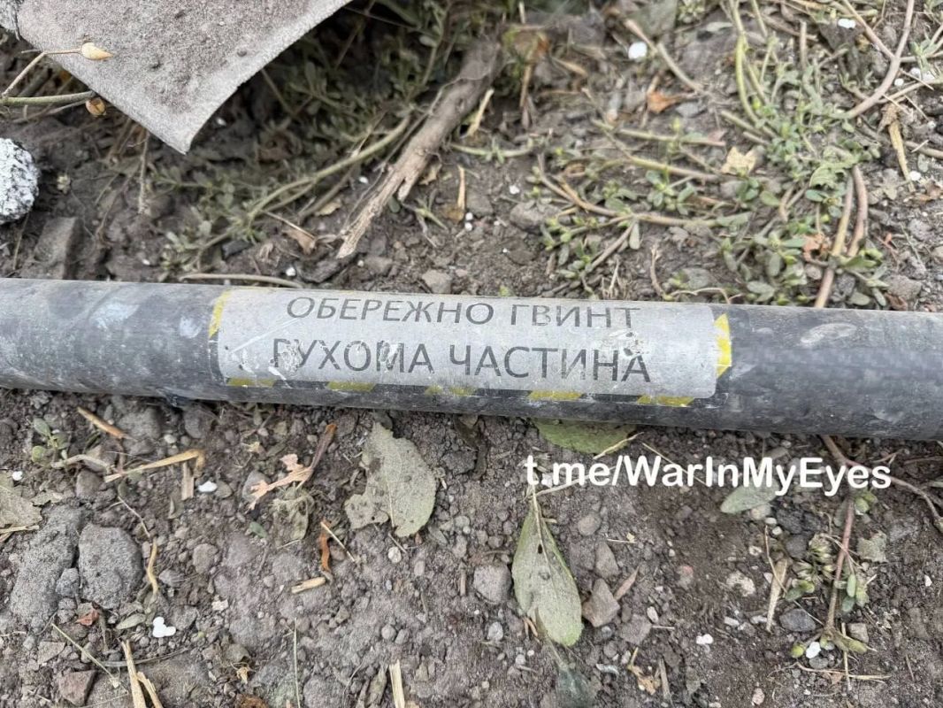 Последствия ночной атаки украинскиэ БПЛА на жилые дома в селе Золотарёвка в Харцызском округе ДНР, в результате которой 1 человек погиб и 2 человека ранены, передает канал «Типичный Донецк» Последствия ночной атаки украинскиэ БПЛА на жилые дома в селе Золотарёвка в Харцызском округе ДНР, в результате которой 1 человек погиб и 2 человека ранены, передает канал «Типичный Донецк»