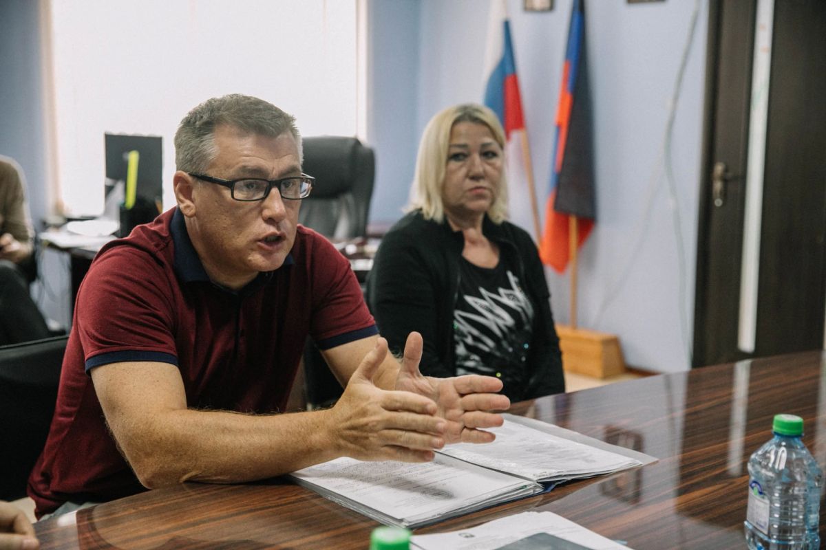 Антон Кольцов: В Приморском районе ответил на вопросы горожан Антон Кольцов: В Приморском районе ответил на вопросы горожан