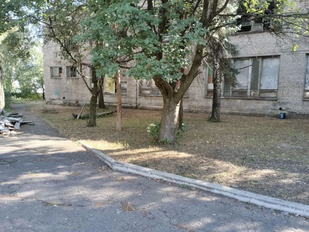 Сегодня, 17 сентября, сотрудники МБУДО «Спортивная школа № 2 города Макеевки», ГБДОУ «Детский сад № 168 компенсирующего вида городского округа Макеевка» и ГБПОУ «Макеевский техникум промышленных технологий им. Ф. И.... Сегодня, 17 сентября, сотрудники МБУДО «Спортивная школа № 2 города Макеевки», ГБДОУ «Детский сад № 168 компенсирующего вида городского округа Макеевка» и ГБПОУ «Макеевский техникум промышленных технологий им. Ф. И....