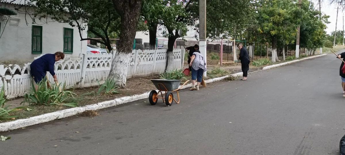 Наталья Великодная: Сегодня, традиционно, трудовые коллективы предприятий, организаций и учреждений, а также жители населенных пунктов Тельмановского округа присоединилась к еженедельной экологической акции "Чистый четверг" Наталья Великодная: Сегодня, традиционно, трудовые коллективы предприятий, организаций и учреждений, а также жители населенных пунктов Тельмановского округа присоединилась к еженедельной экологической акции "Чистый четверг"