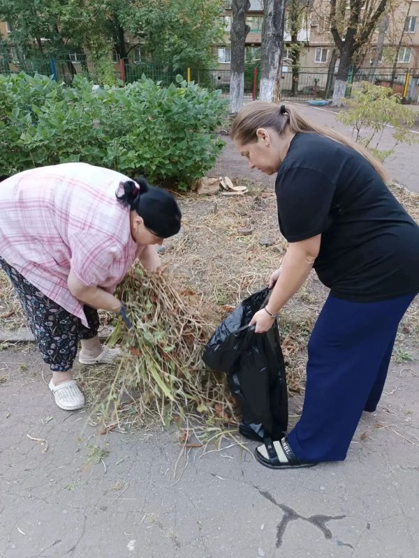 Елена Рязанцева: В Пролетарском районе продолжается традиционная акция "Чистый четверг" в рамках проекта Городская среда Елена Рязанцева: В Пролетарском районе продолжается традиционная акция "Чистый четверг" в рамках проекта Городская среда