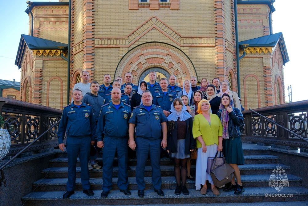 Символ веры, защиты и мужества: в Макеевке сотрудники МЧС России почтили заступницу пожарных и спасателей Символ веры, защиты и мужества: в Макеевке сотрудники МЧС России почтили заступницу пожарных и спасателей