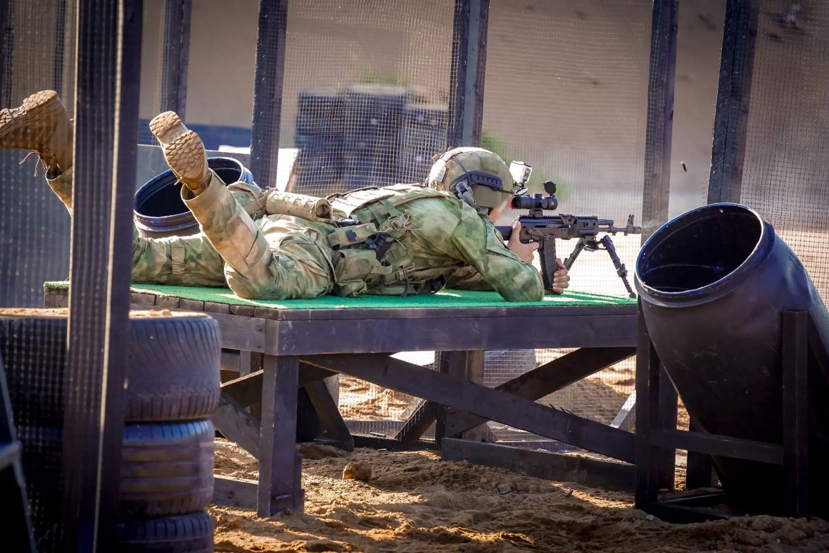 Военнослужащие Центра специального назначения «Витязь» Отдельной дивизии оперативного назначения им. Ф.Э. Дзержинского войск национальной гвардии Российской Федерации в ходе финала X Международных соревнований по... Военнослужащие Центра специального назначения «Витязь» Отдельной дивизии оперативного назначения им. Ф.Э. Дзержинского войск национальной гвардии Российской Федерации в ходе финала X Международных соревнований по...