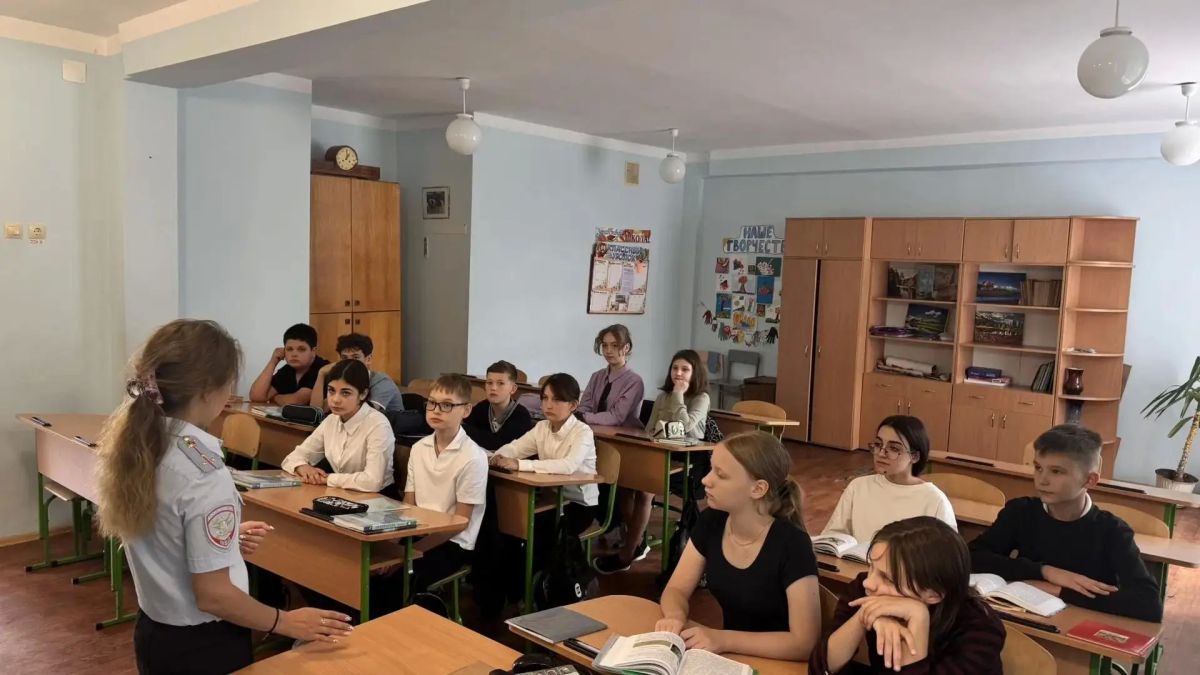 Транспортные полицейские Донецка провели акцию «Уступи дорогу поездам» Транспортные полицейские Донецка провели акцию «Уступи дорогу поездам»