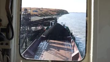 Анадырский порт завершил завоз угля в чукотские села