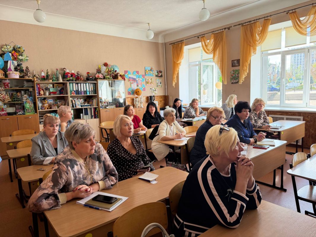 Встреча с трудовым коллективом: открытый диалог в Ворошиловском районе Встреча с трудовым коллективом: открытый диалог в Ворошиловском районе