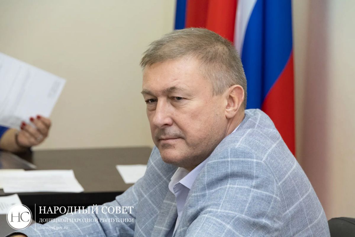 Парламентарии решили поощрить сотрудников коммунальных служб Ясиноватой за добросовестный труд Парламентарии решили поощрить сотрудников коммунальных служб Ясиноватой за добросовестный труд