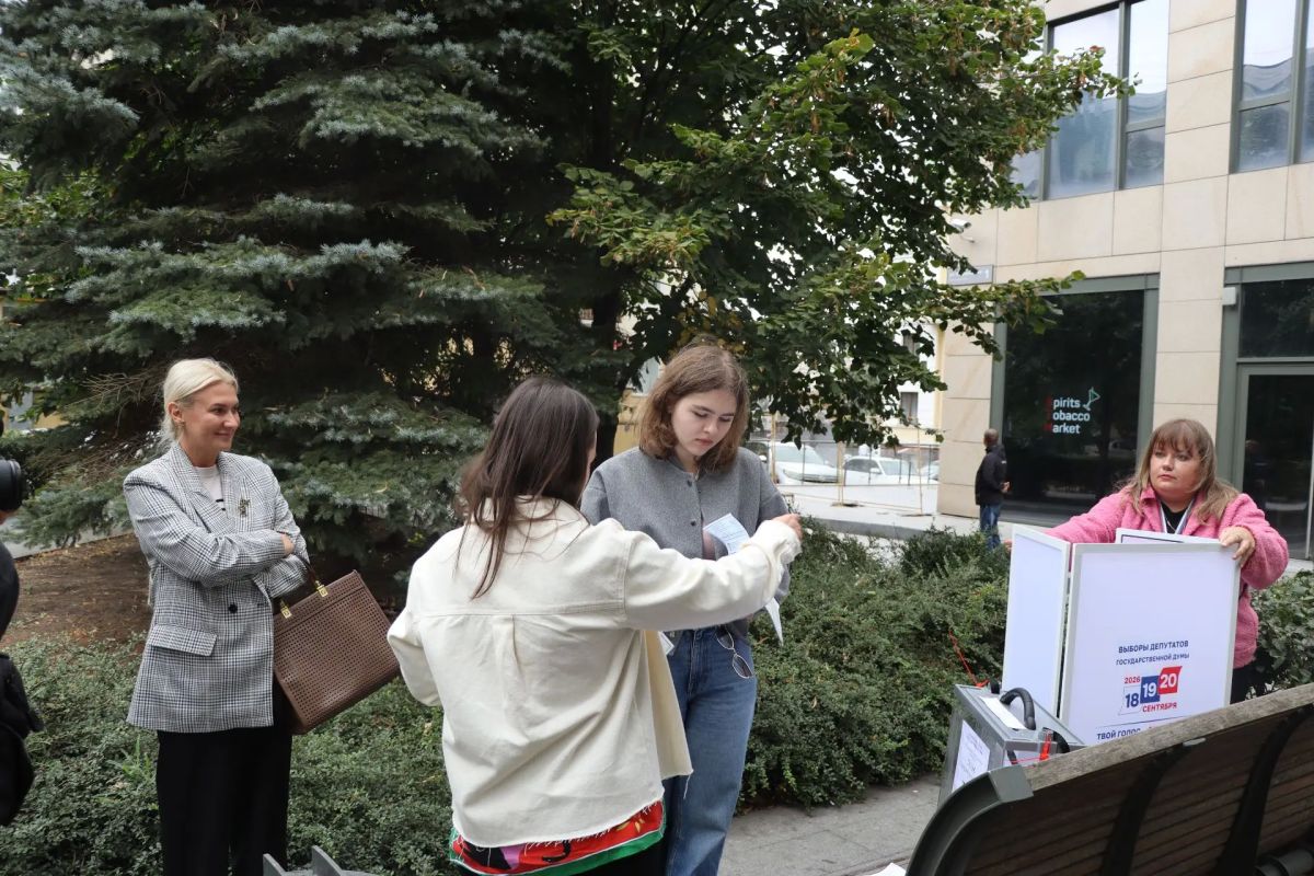 Председатель Избирательной комиссии ДНР проверил готовность участков к голосованию Председатель Избирательной комиссии ДНР проверил готовность участков к голосованию