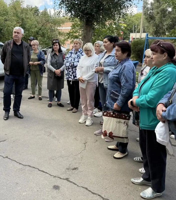 Наталья Бегуненко: В рамках проекта «УПРАВДОМ» состоялась встреча с жителями многоквартирного жилого дома на улице Петровского Наталья Бегуненко: В рамках проекта «УПРАВДОМ» состоялась встреча с жителями многоквартирного жилого дома на улице Петровского