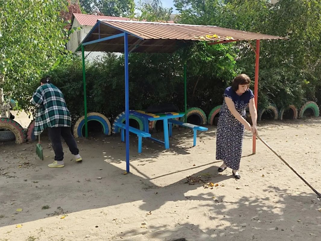 Елена Рязанцева: В Пролетарском районе продолжается традиционная акция "Чистый четверг" в рамках проекта Городская среда Елена Рязанцева: В Пролетарском районе продолжается традиционная акция "Чистый четверг" в рамках проекта Городская среда