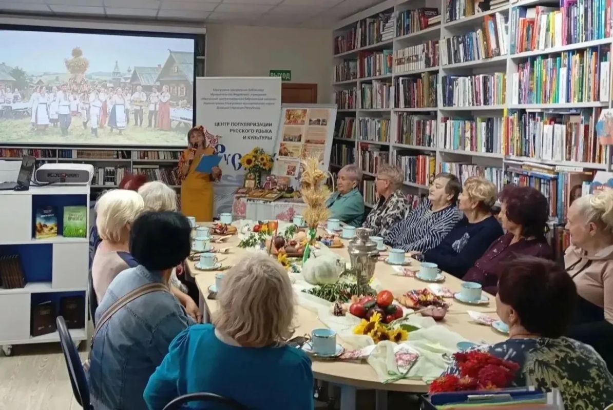 В Мангушской библиотеке прошли осенние посиделки «Осенины — праздник осени на Руси» В Мангушской библиотеке прошли осенние посиделки «Осенины — праздник осени на Руси»