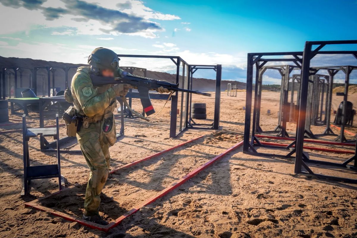 Военнослужащие Центра специального назначения «Витязь» Отдельной дивизии оперативного назначения им. Ф.Э. Дзержинского войск национальной гвардии Российской Федерации в ходе финала X Международных соревнований по... Военнослужащие Центра специального назначения «Витязь» Отдельной дивизии оперативного назначения им. Ф.Э. Дзержинского войск национальной гвардии Российской Федерации в ходе финала X Международных соревнований по...