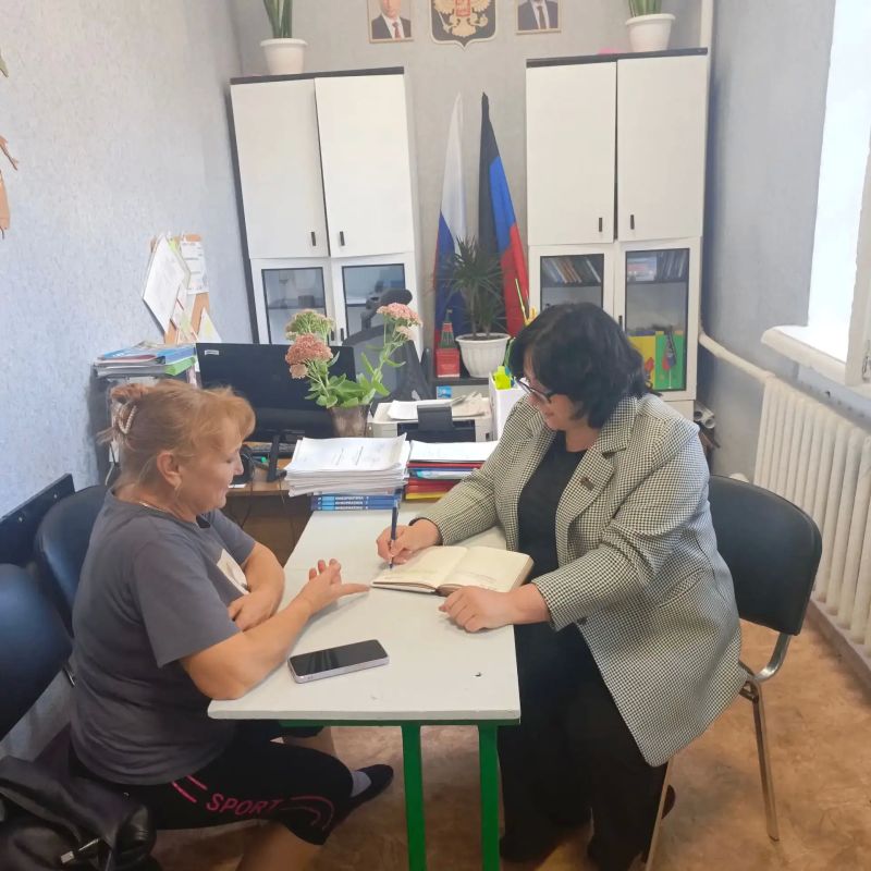 Личный приём граждан. Батюкова Наталья Викторовна, депутат Снежнянского городского совета ДНР первого созыва фракции Всероссийской политической партии «Единая Россия» провела приём граждан в теркоме "Миусский"
