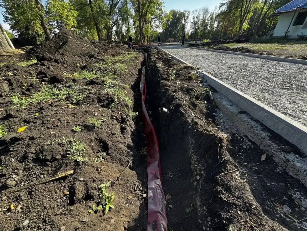 Подрядная организация Нижегородской области продолжает работать над благоустройством парка культуры и отдыха в г. о. Иловайск. В 2025 году город Иловайск принимал участие во Всероссийском конкурсе лучших проектов... Подрядная организация Нижегородской области продолжает работать над благоустройством парка культуры и отдыха в г. о. Иловайск. В 2025 году город Иловайск принимал участие во Всероссийском конкурсе лучших проектов...