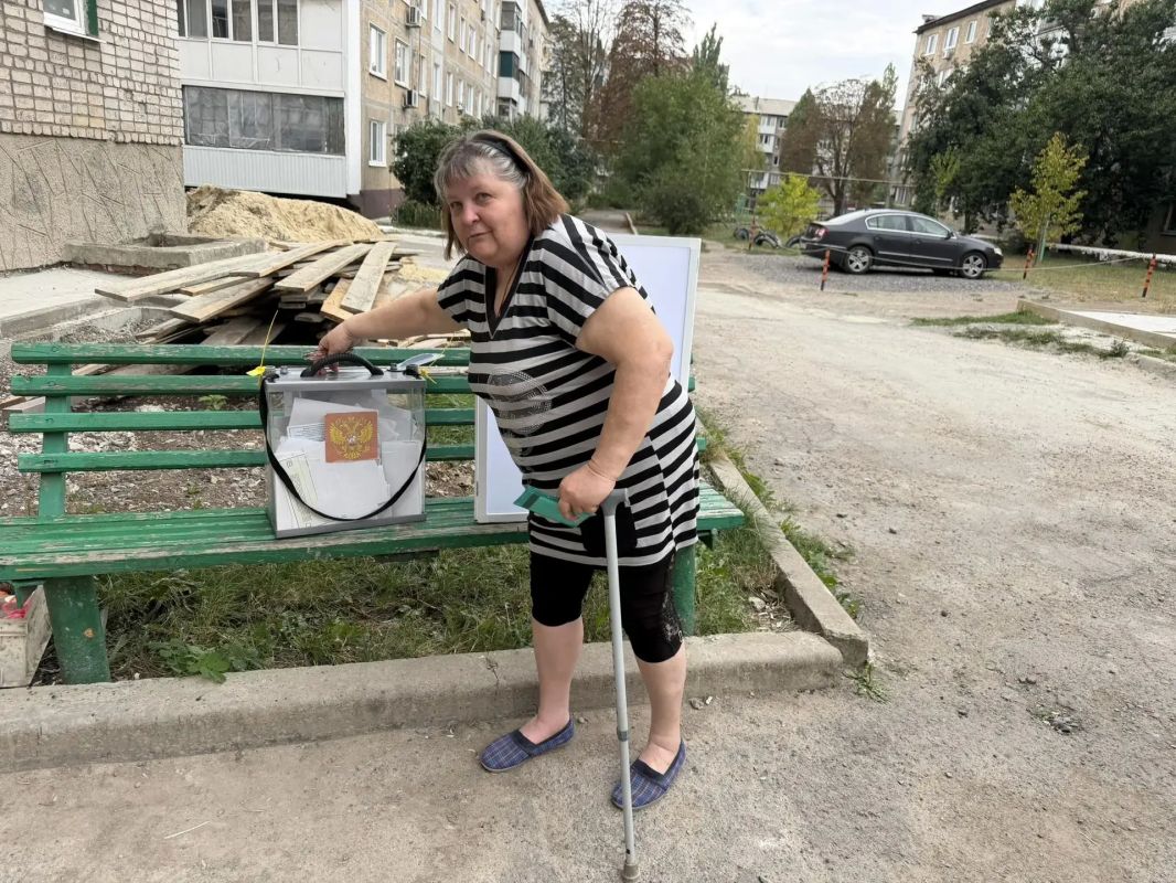 Николай Руппель: В течение шести дней жители Ясиноватского муниципального округа могли реализовать свое конституционное право выбора и проголосовать на выборах депутатов Государственной Думы Российской Федерации в рамках... Николай Руппель: В течение шести дней жители Ясиноватского муниципального округа могли реализовать свое конституционное право выбора и проголосовать на выборах депутатов Государственной Думы Российской Федерации в рамках...