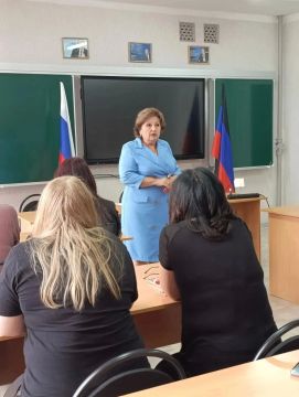 Состоялась встреча начальника Управления образования городского округа Горловка с трудовым коллективом