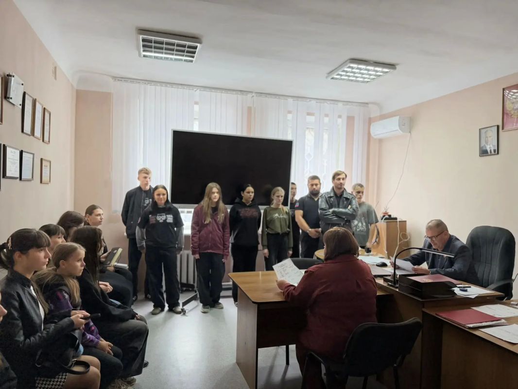 Круглый стол с молодёжью округа Круглый стол с молодёжью округа