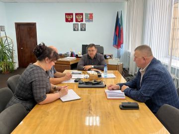 Василий Овчаров: Сегодня, 17 сентября 2026 года,провел оперативное совещание по рабочим вопросам с участием заместителей Главы и руководителей структурных подразделений Администрации округа