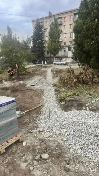 Стройка в центре г.о.Торез идет полным ходом!