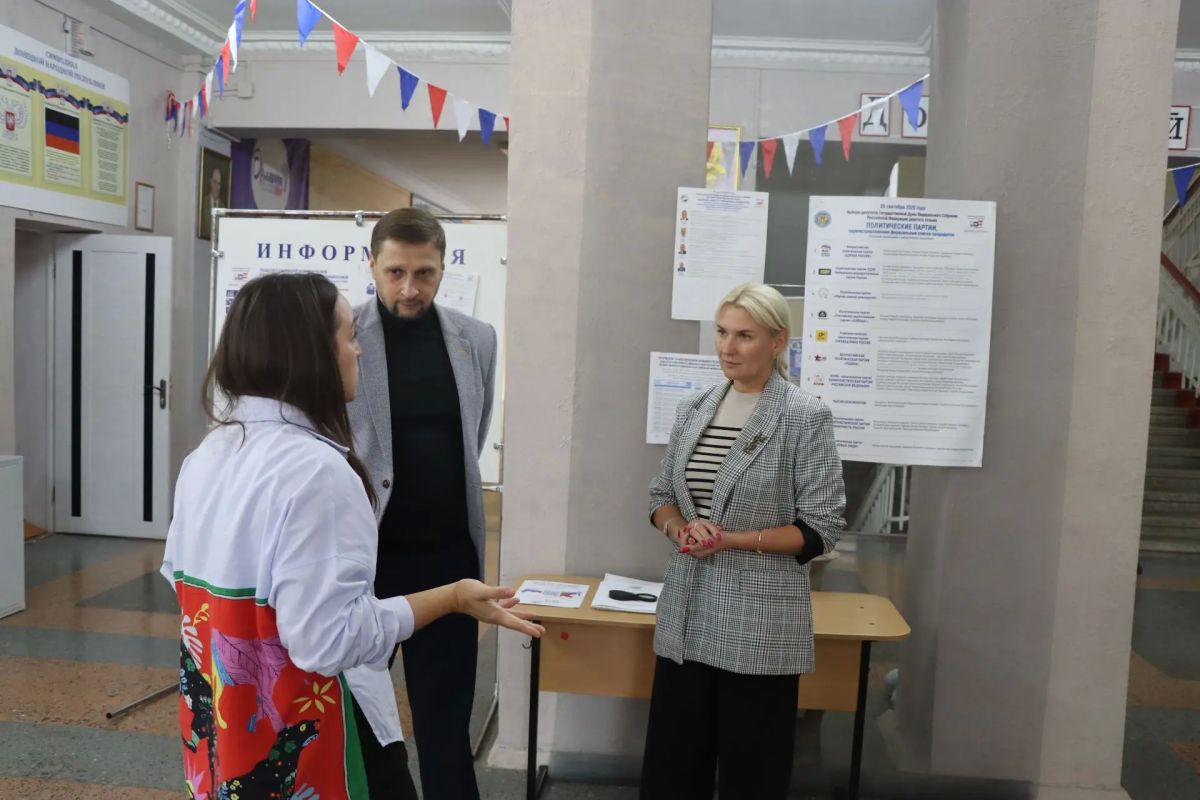 Председатель Избирательной комиссии ДНР проверил готовность участков к голосованию Председатель Избирательной комиссии ДНР проверил готовность участков к голосованию