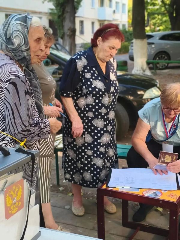 Николай Руппель: В течение шести дней жители Ясиноватского муниципального округа могли реализовать свое конституционное право выбора и проголосовать на выборах депутатов Государственной Думы Российской Федерации в рамках... Николай Руппель: В течение шести дней жители Ясиноватского муниципального округа могли реализовать свое конституционное право выбора и проголосовать на выборах депутатов Государственной Думы Российской Федерации в рамках...