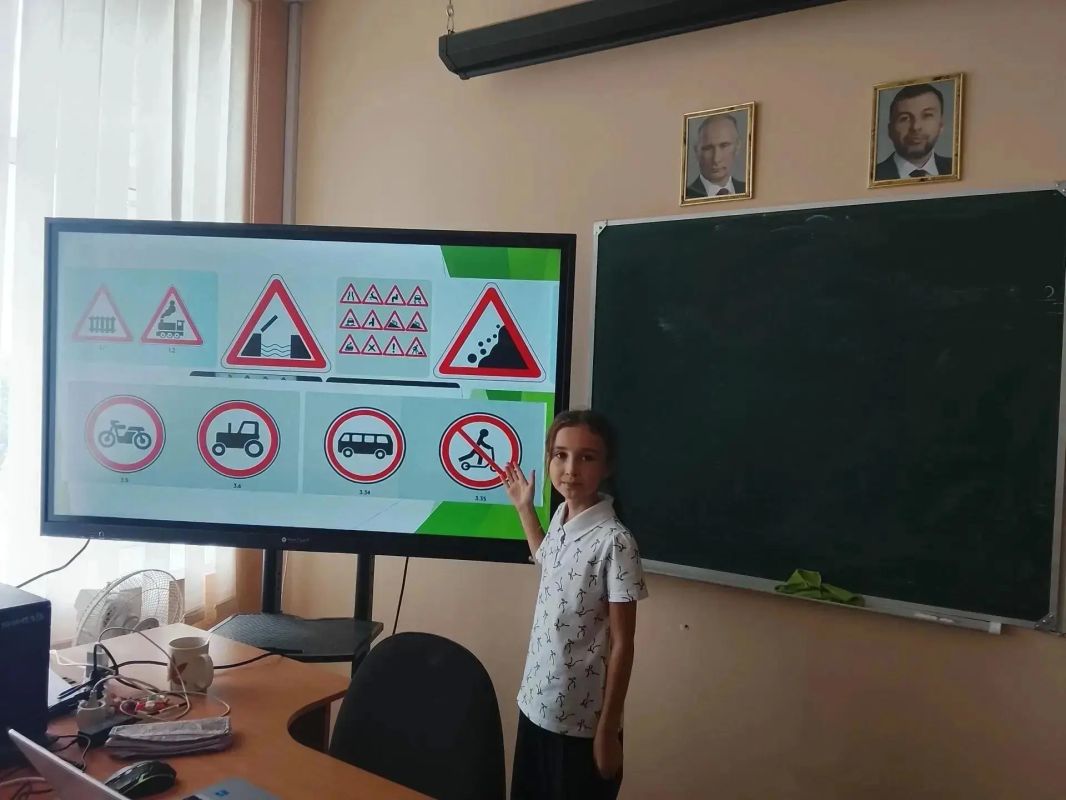 НЕДЕЛЯ БЕЗОПАСНОСТИ: ЮНЫЕ ПЕШЕХОДЫ ИЗУЧАЮТ ПДД НЕДЕЛЯ БЕЗОПАСНОСТИ: ЮНЫЕ ПЕШЕХОДЫ ИЗУЧАЮТ ПДД