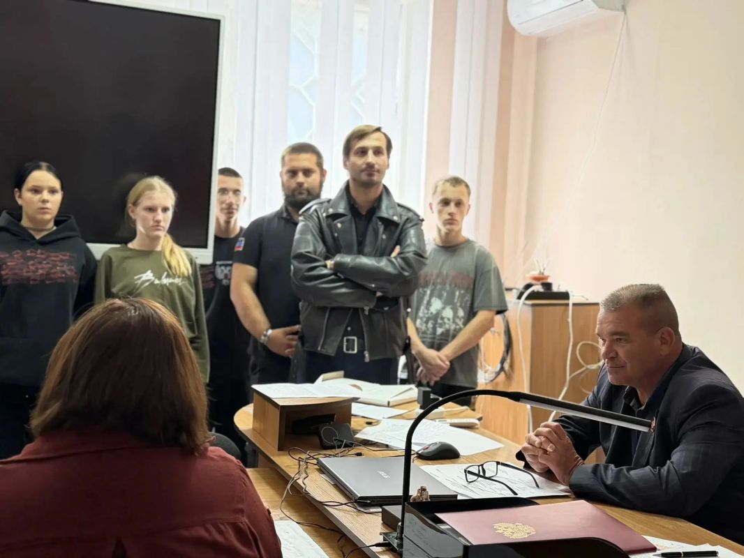 Круглый стол с молодёжью округа Круглый стол с молодёжью округа