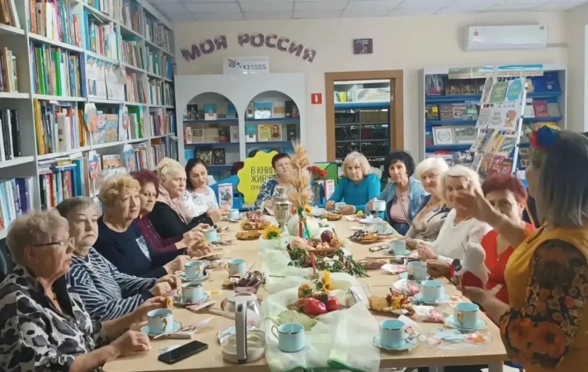 В Мангушской библиотеке прошли осенние посиделки «Осенины — праздник осени на Руси» В Мангушской библиотеке прошли осенние посиделки «Осенины — праздник осени на Руси»